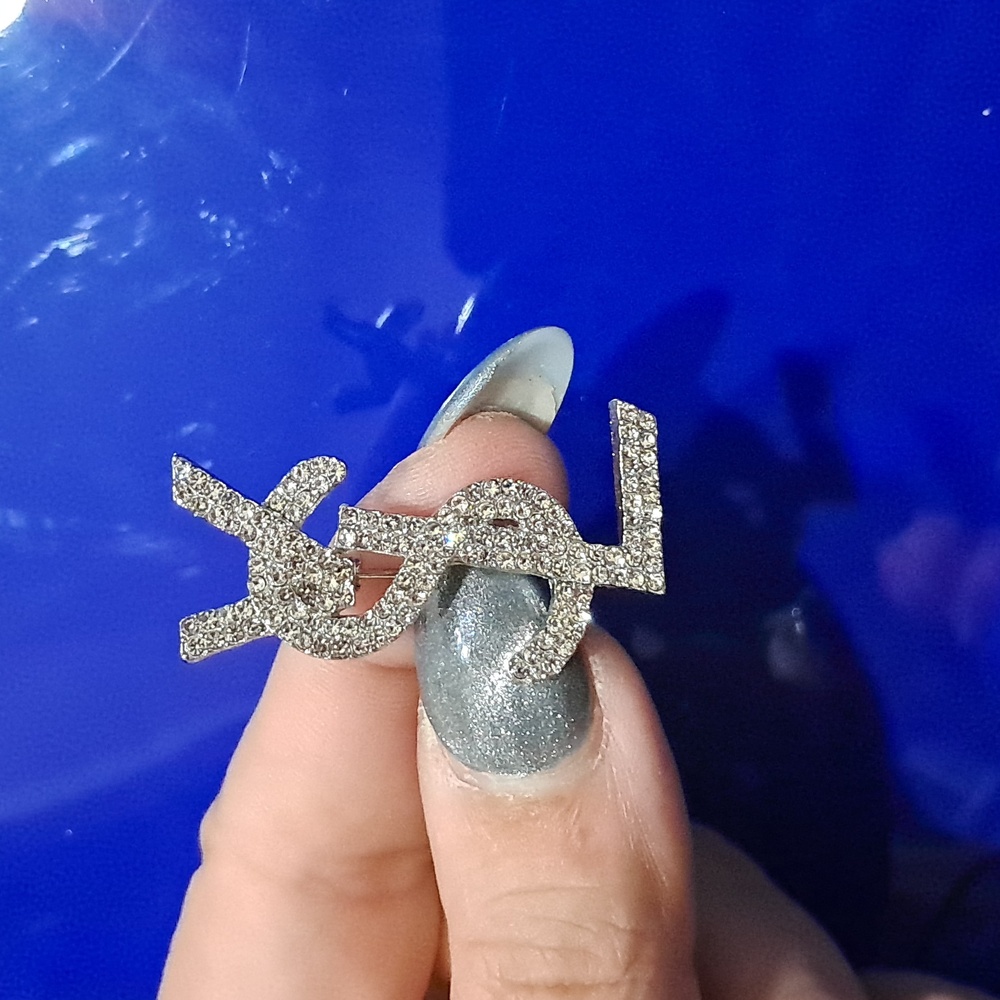 Sparkling Silver Crystal Brooch - Picture 4 of 6